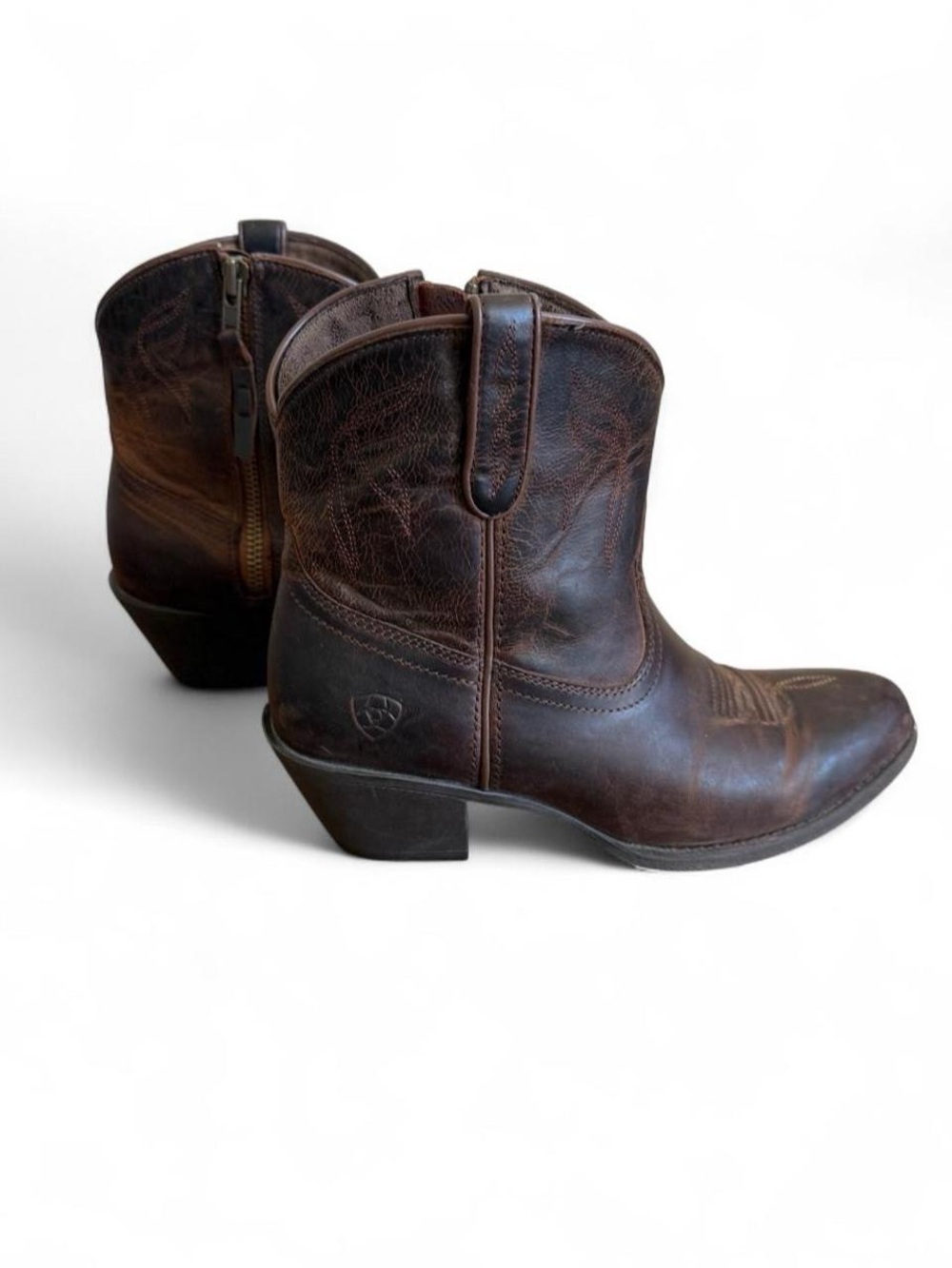 Ariat Darlin Western boot in Sassy Brown Size 8.5
